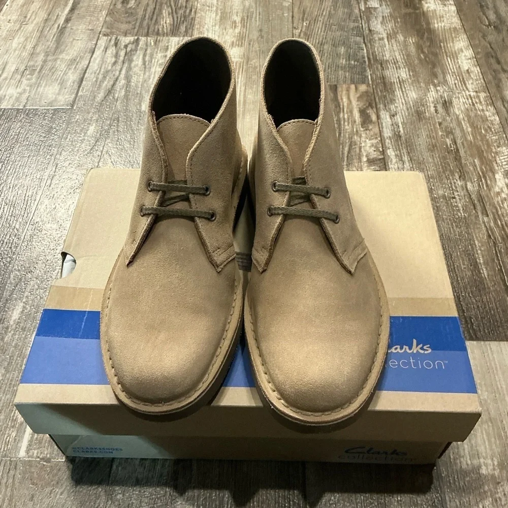 Clark’s Men's Tan Suede Desert Boots Size 7.5